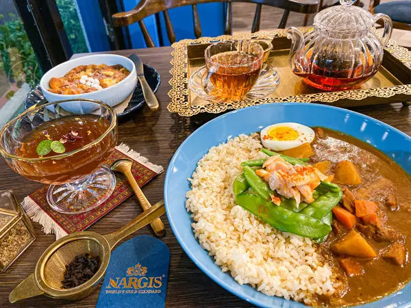 (台北行天宮站)納吉司台北概念茶館 來自印度的專業紅茶 華麗裝潢 美味咖哩飯 英式布丁 手沖紅茶奶茶 香氣逼人 寵物友善餐廳