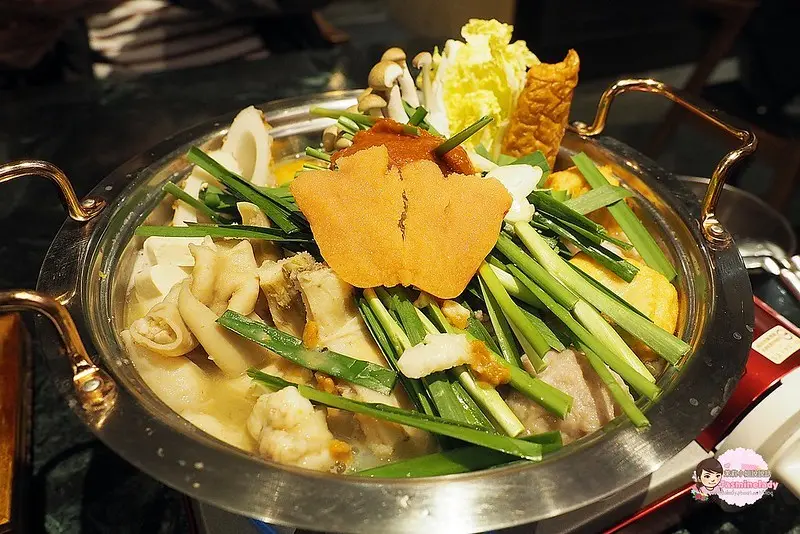 【高雄│新興】逸之牛 日式炸牛排專売+老牛關博多摩滋鍋 もつ鍋專門店│炸牛排與牛內臟鍋一次滿足好好吃！