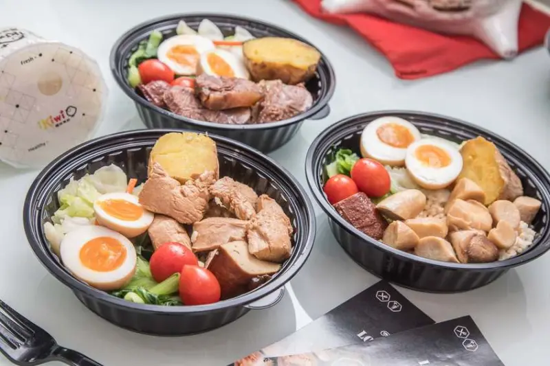 [桃園龜山]讓你期待放飯時光！最繽紛的少女系低卡健康便當～Ikiwi趣味究食(可外送) - 大手牽小手。玩樂趣