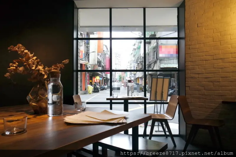 OZ Cafe & Bistro｜獨特風格咖啡餐酒館【台北市】