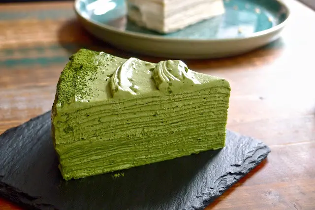 第21個抹茶千層是奶油界第1名，同場加映海鹽太妃開心果千層：《OZ cafe bistro》