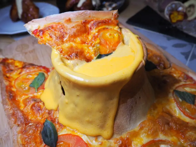 QNight餐酒館 神好吃 熔岩起司火山披薩 歐巴炸雞 IG必拍調酒 營業到凌晨 聚餐包場推薦! 北投士林天母石牌BAR 捷運石牌站