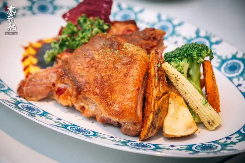 【中肯‧食記】B&G德國農莊TeaBar複合式茶館 桃園統領店｜德國百年茶廠．歐洲專業調茶師．有機舒福茶．現烤德國豬腳！