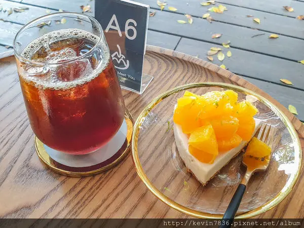 台中<NMU 幸卉文學咖啡>午茶時光來杯手沖單品咖啡,美味可口誘人甜點,輕鬆愜意好心情