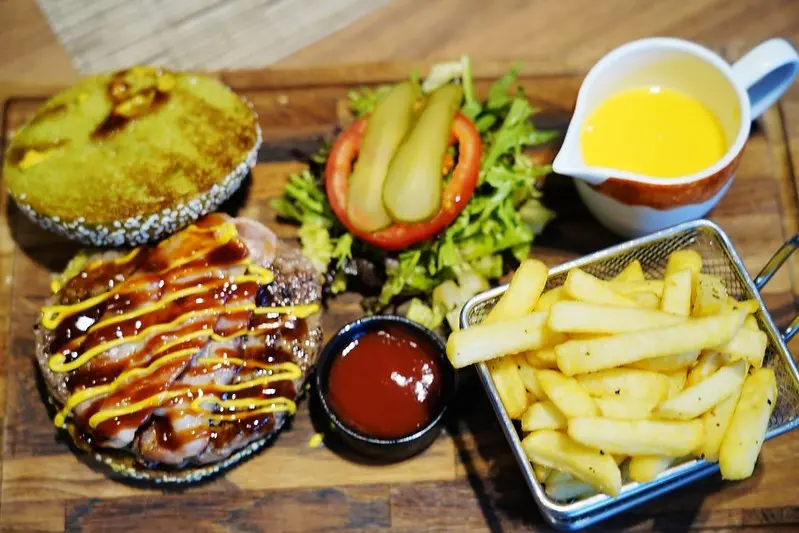 【台灣，台中美食】楓橋餐廳（Fairfield by Marriott Taichung ）不能出國的日子，就來這裡感受味蕾的國際旅程。（萬楓酒店全日餐廳）
