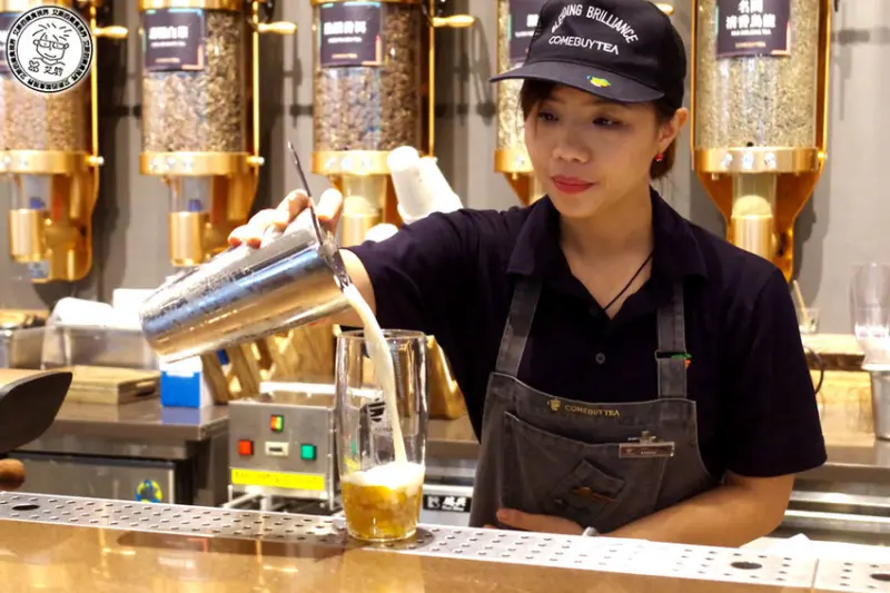 [手搖飲料．萃茶]現點、現磨、現泡、好喝萃茶飲品客製化．COMEBUYTEA　誠品生活松菸店
