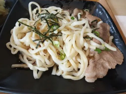 台北捷運園山站旁21工房涼麵