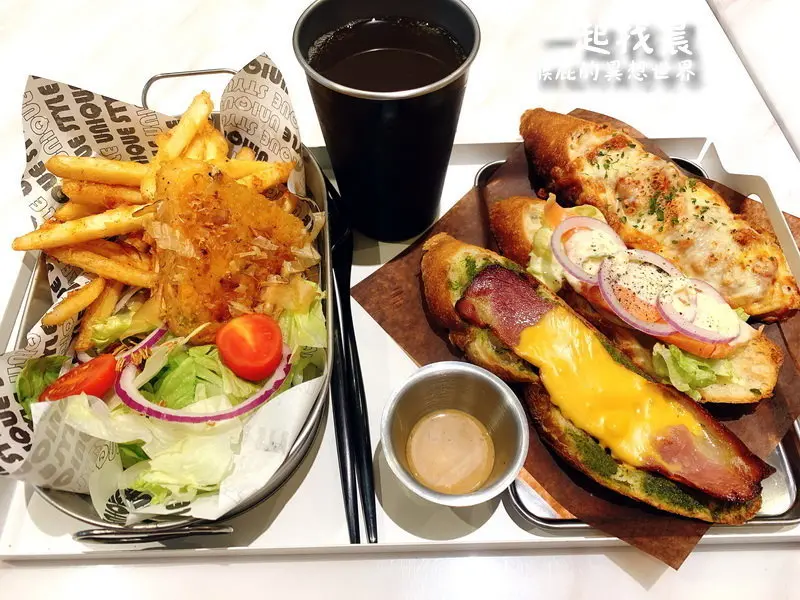 【台中美食】台中IG打卡餐廳一起找晨(山西店)！北歐簡約風很有質感！可以客製化早午餐！義大利國旗早午餐、荷蘭鬆餅、烤半雞都很好吃！台中北區美食、台中早午餐推薦！(內有一起找晨菜單) @猴屁的異想世界