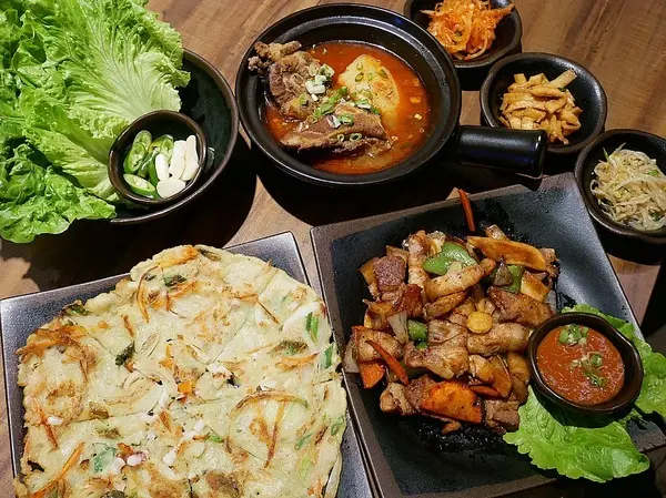 韓冰酷 한빙쿠-台北西門町韓式料理  真正韓國老闆來台販售道地韓國菜  夠辣夠味夠韓超過癮        
      