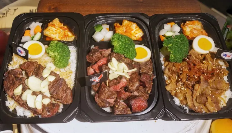 TGB很牛炭燒牛排(台北東興店)|美國牛肉豪華外帶便當．超值鮮嫩濕式熟成牛排．內有菜單