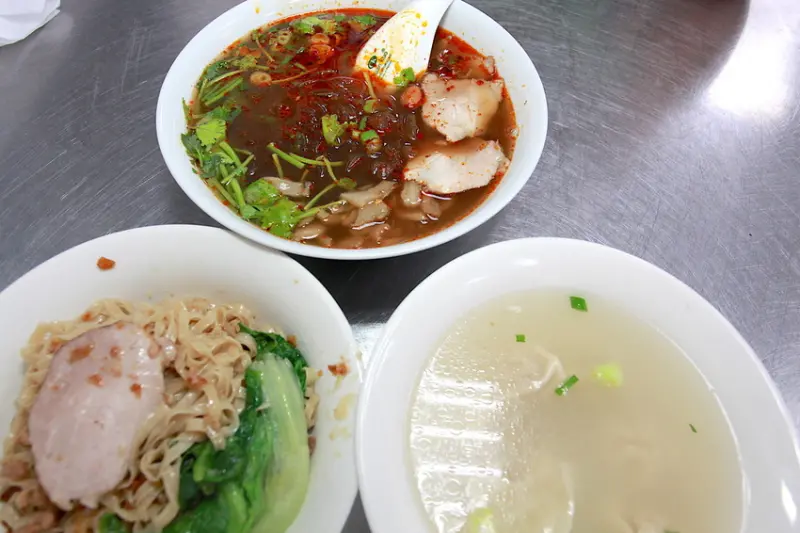 吃。高雄|鹽埕區|日式、川式及台式菜色大集合，整體口感美味值得推薦「豪進麵館」。