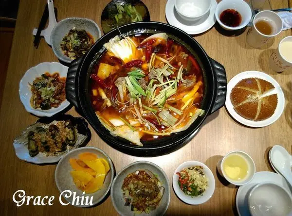 川夜宴無二火鍋樓～川巴子華麗回歸登場，不論主鍋小菜都精彩(台北吃到飽火鍋推薦)