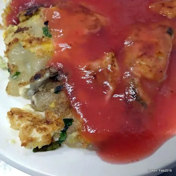 (三重三和夜市周邊美食)「蚵四海小吃」--- 隱身巷弄老店生意鼎盛，平價新鮮美味的雞蛋蚵仔煎與花枝羹!