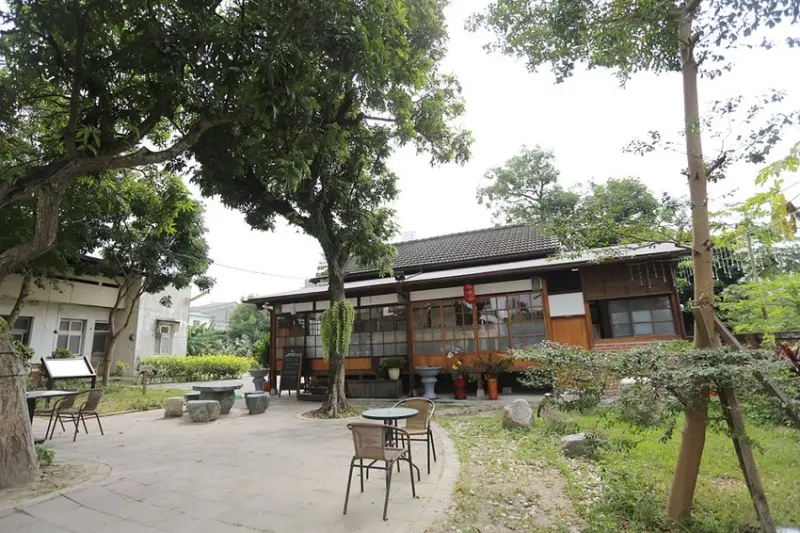 雲林古坑。永光故事屋 隨興沖咖啡，日式派出所宿舍飄咖啡香 x 古坑最新IG打卡熱點