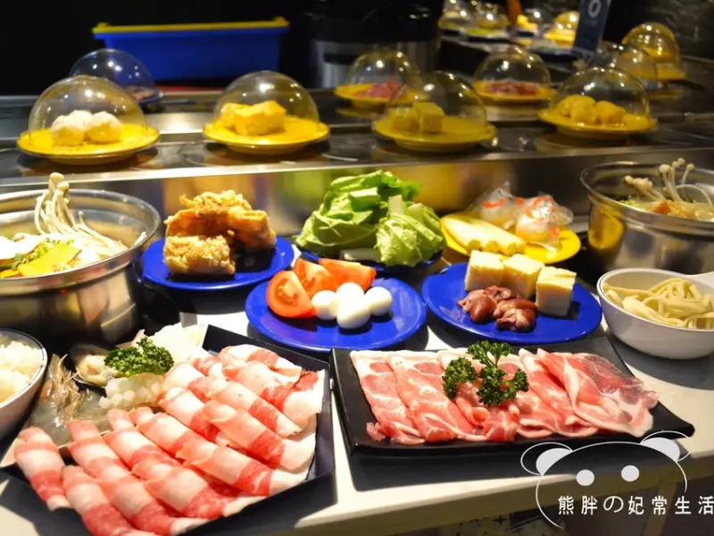 【台中北區】街喜鍋來自新加坡的迴轉火鍋，平價超值，湯鍋濃郁，還有許多網紅......