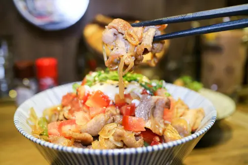 【高雄日式料理推薦】咕嚕咕嚕家うちりょうり 裕誠參店 道地日本燒肉丼飯 讓你一秒飛日本