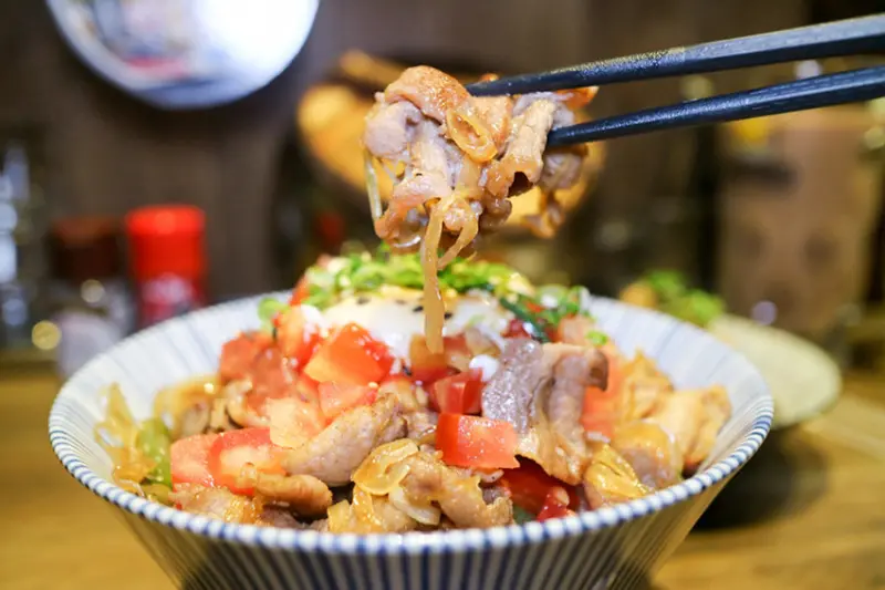 【高雄日式料理推薦】咕嚕咕嚕家うちりょうり 裕誠參店 道地日本燒肉丼飯 讓你一秒飛日本