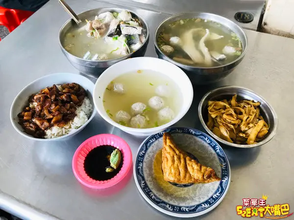 屏東市美食肉燥飯虱目魚湯》詹記屏東肉燥飯幸福湯菜單價位大公開！再遠也要吃的加肉燥加湯通通都免錢的佛心店家～屏東夜市民族路必吃美食小吃餐廳推薦。