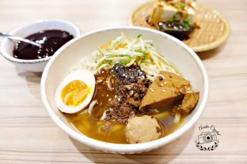 【台中】老源香麵食坊 麵食種類多 泰式椰奶綠咖哩麵超開胃 北區麵食小店