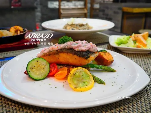 【台北美食】Abrazo Bistro 擁抱餐酒館 低調隱身喧鬧的東區 沉浸微醺的歡愉中