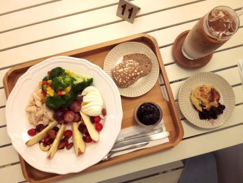 【新北市新店區 / 咖啡廳 / 捷運大坪林】新店大坪林 高CP值咖啡廳 M.E. ll 一個人也可以悠閒度過一下午