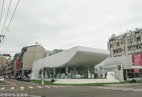 【台中食記】赤鬼炙燒牛排(大里店) - 台中必吃牛排，超浮誇系餐廳