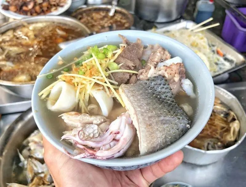隱藏在永康兵仔市的澎湃鹹粥【阿喜虱目魚粥】台南在地人才知道的美味 台南早餐|台南美食 | 小白只饗ㄔ美食