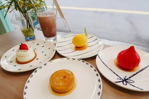 【食紀】嘉義下午茶_點甜點/不用飛法國也能享受法式午茶／手製婚禮點心（內含影片／美食推薦／蛋糕鹹派）