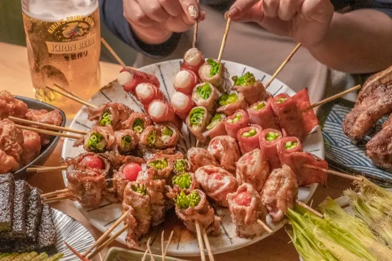 台中 巴士底家串燒｜用心食材、對待客人，來這裡用餐很溫暖也自在 · 算命的說我很愛吃