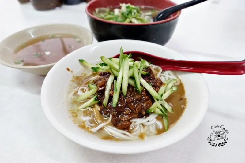 【台北】無名牛肉麵攤 八德路小巷清爽牛肉麵 雙醬麵