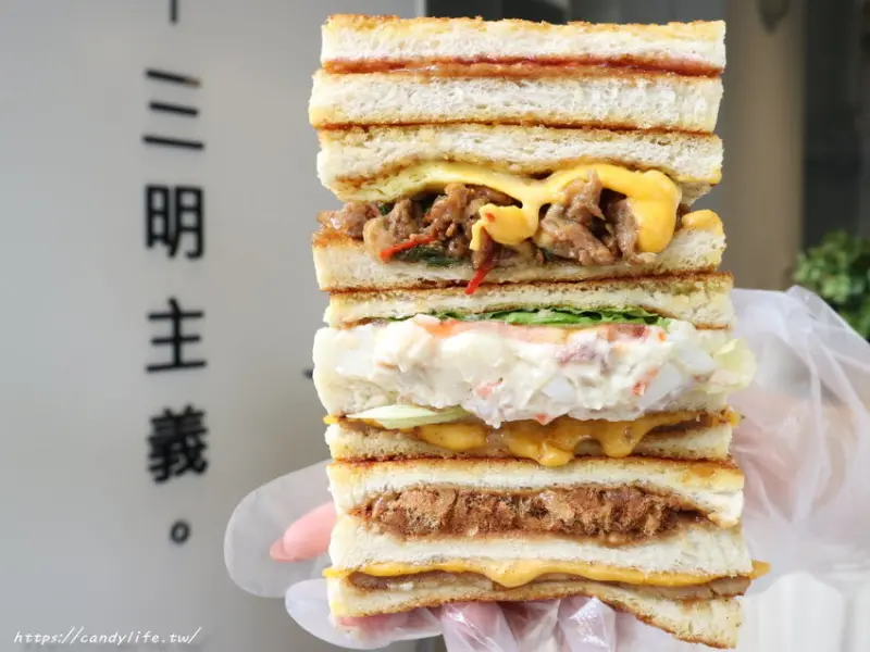 三明主義│獨創焦糖脆皮三明治，搭配邪惡花生醬，鹹甜滋味讓人欲罷不能！