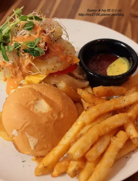 【新北中和食記】瞇瞇眼。巷弄內的蔬食很美式