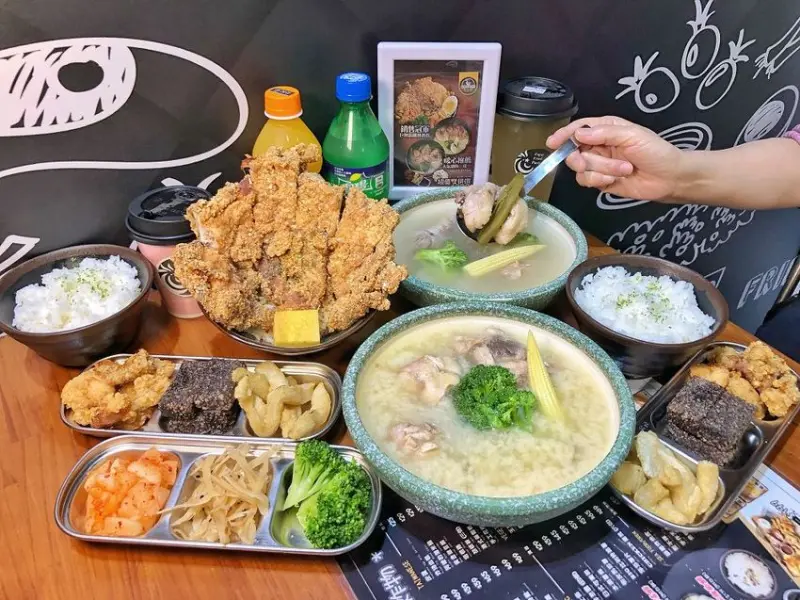 高雄美食【炸去啃職人炸物 高雄大遠百店】巨無霸雞排讓人徹底燃燒炸物魂啊