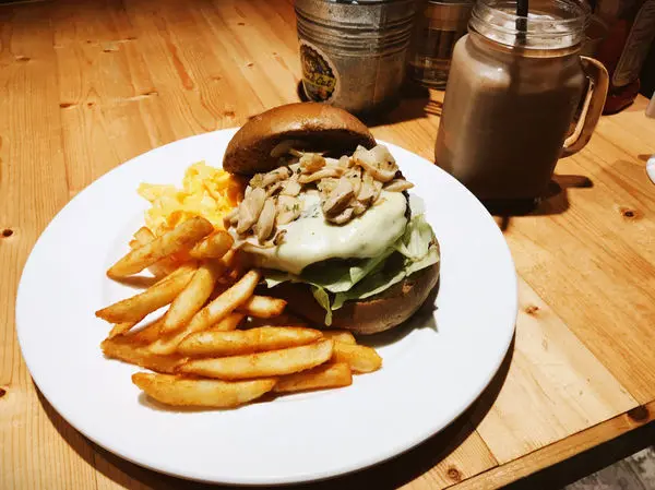 ||吃。台北|| Stan&Cat 史丹貓美式餐廳 大口吃漢堡好滿足