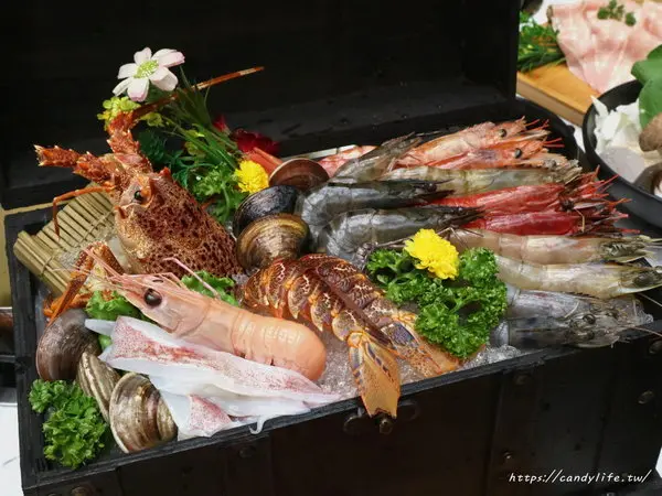 台中美食│無双精緻鍋物 冷藏肉海鮮專門店〃新鮮現撈活體海鮮就是讚！母親節優惠活動，平日享6折優惠～        
      
