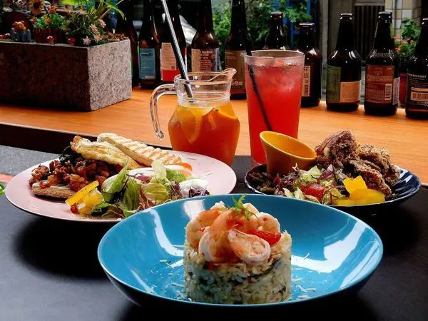 【松山區餐酒館】秋餐酒館Chill Bistro&Cafe 小巨蛋商業午餐，美味到激賞價錢漂亮，可包場+菜單，啤酒喝到飽方案