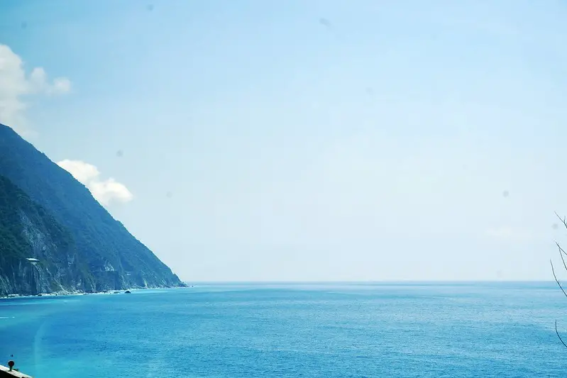 【台灣】花蓮小旅行，尋寶探險去。(蘇改客運，199生活百貨，四八高地戰備坑道，莫非鍋物)
