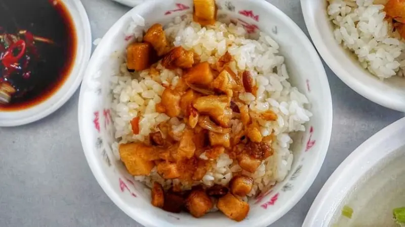 台南肉燥飯 台南永康區 【烘爐肉燥飯】少見的西瓜綿虱目魚湯，大灣在地人從小吃到大的好味道