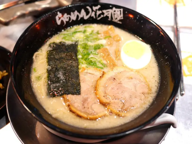 【新竹美食】花月嵐拉麵(新竹巨城店)。巨城4樓美食街的平價日式拉麵。