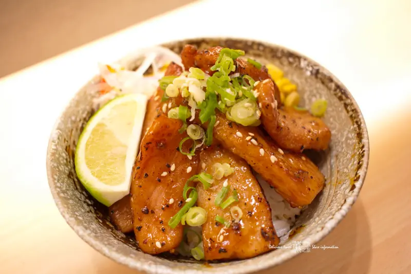 台中向上路美食-人人有丼吃/$100元↑平價丼飯專賣，小菜、雞湯免費喝到飽吃到飽。