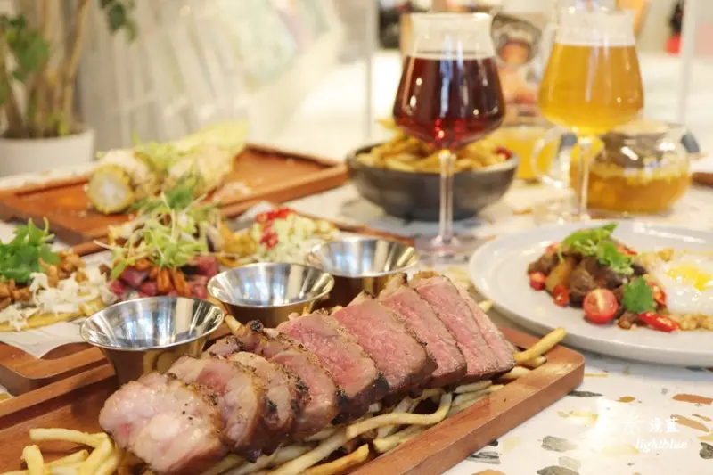 [ 大直劍南站美食 ] 淺藍 × 棧酒食吧 SIP Gastrotaphouse～大直ATT 4 Recharge美食，多種啤酒搭美食的花園餐酒館