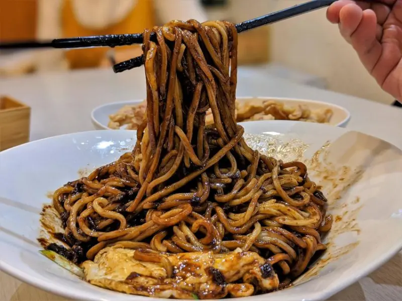 馬醬韓國中華料理｜韓劇必吃黑色炸醬麵！不用到韓國也吃的到道地韓式國民小吃！再來一份糖醋雞更道地又美味！台北韓式推薦、中山韓式推薦、台北韓式中華料理推薦、遼寧夜市美食推薦、台北中山美食推薦、台北小吃推薦