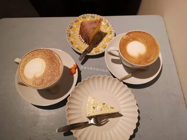 【台中 后里】咖啡店兼賣受歡迎的甜點，不被打擾的后里下午茶『旅月漫漫』