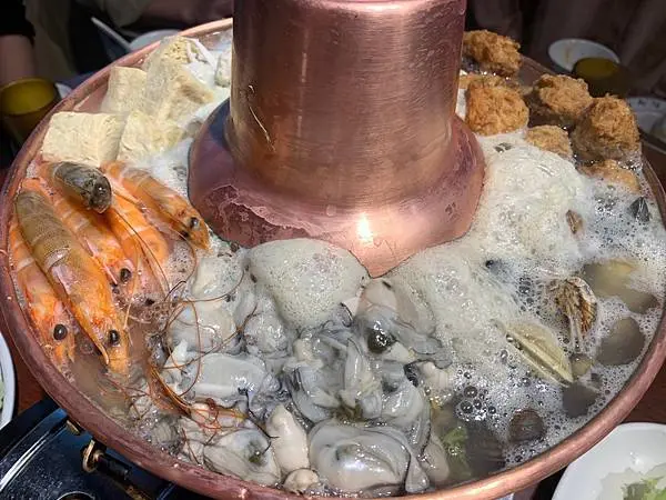 20201019@新店山東小館 料多到滿出來的酸菜白肉鍋