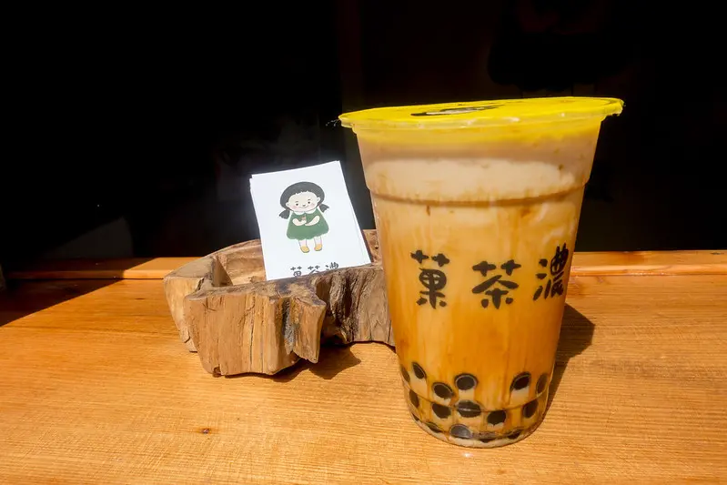 | Taiwan Haulien ☻台灣 花蓮 花蓮市區 菓茶濃 | 隱身在巷內的熱門飲品 . 黑焦珍珠創始店 . 童趣塗鴉牆