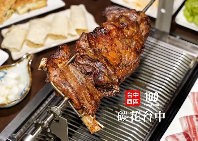 【台中西區】碳花台中｜就是要你吃好吃滿！重達 1.6 公斤無雙炭烤羔羊腿豪氣上桌！