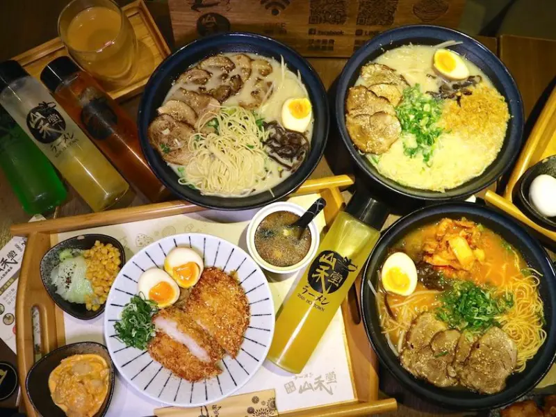 山禾堂拉麵-台南館：台南北區日本拉麵店，免費加麵兩次、無低消，親子也能吃飽又吃好｜大阪燒ＤＩＹ有趣又好玩｜近台南好市多 - 進食的巨鼠