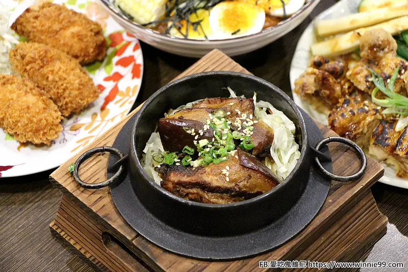 【明月鄉-釜飯專研】日式鑄鐵鍋釜飯，生米現點現煮 將蔬果甜味融入米飯中! 台中五權西路文心路南屯區美食推薦! 免飛日本就能吃到正統日式鑄鐵鍋釜飯