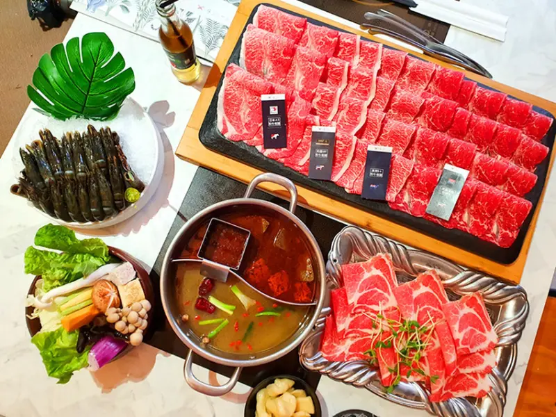 【台南和牛火鍋推薦】花花世界鍋物 WHATSWORLDresort 火鍋界中的唯一奇葩 地表最強最滿最狂和牛火鍋