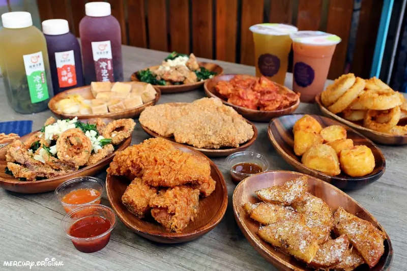 台中超好吃炸雞蘋果手雞｜獨家醃料裹粉，甘梅地瓜難忘美味，滿300元可外送